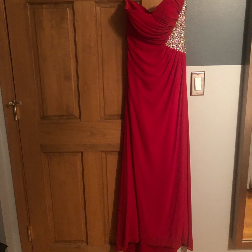 Red and silver sequins prom dress (no checks)